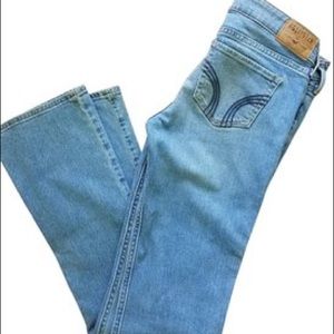 LIGHTWASH HOLLISTER BOOT CUT FLARES